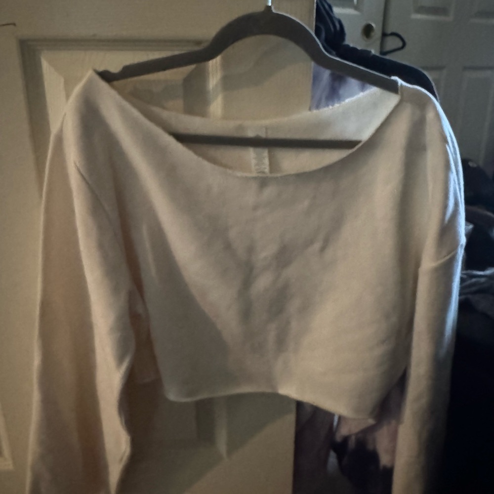 Elegant Cream Women's Top - Picture 2 of 6